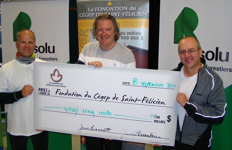 Somme record de 25 000 $ amassée lors de la 7e édition de Bicyclons avec la Fondation - Coprésidence d'honneur M. Janic Beaulieu et M Janick Gaudreault de Produits forestiers Résolu.