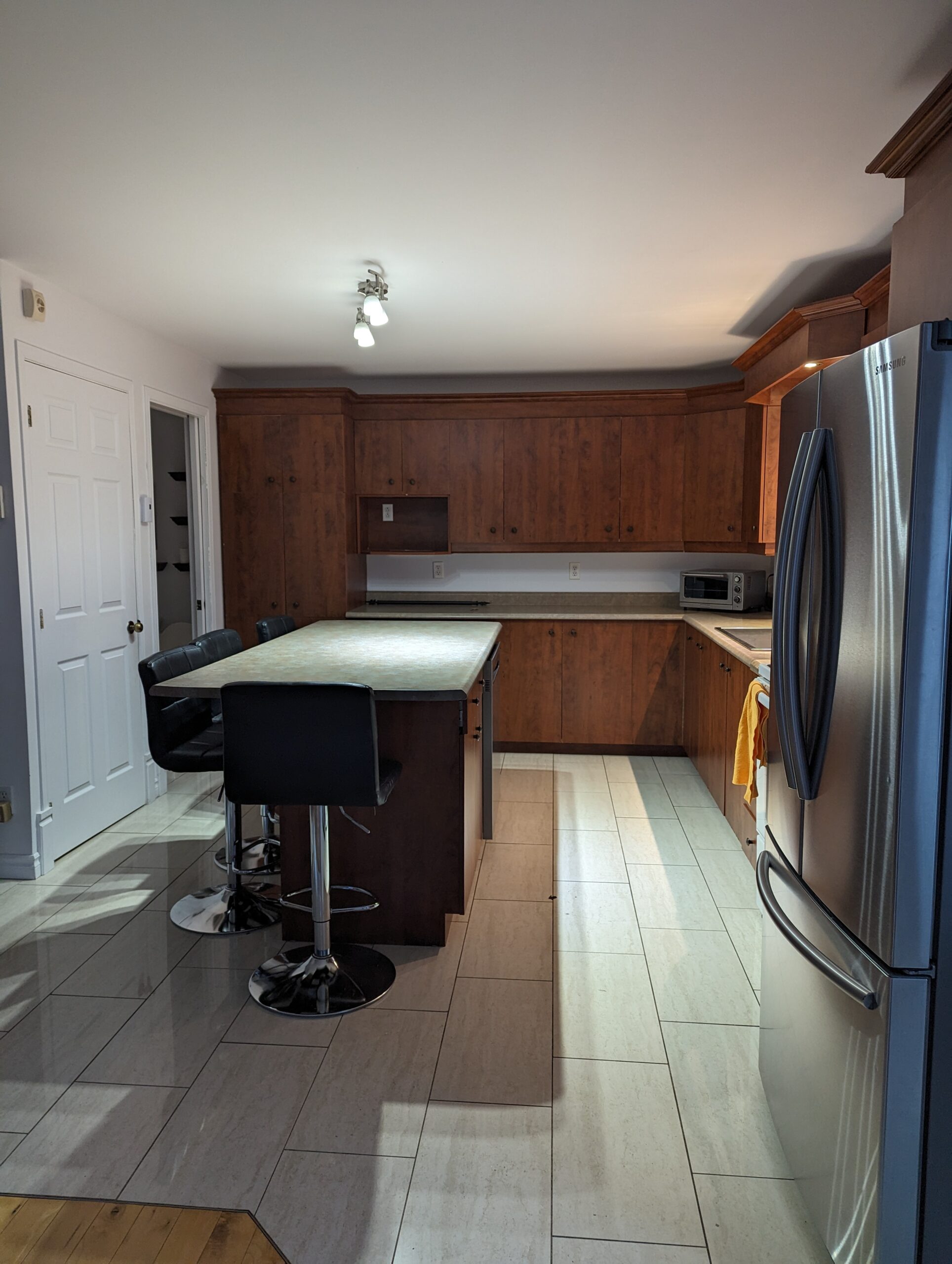 PXL 20240309 222924202